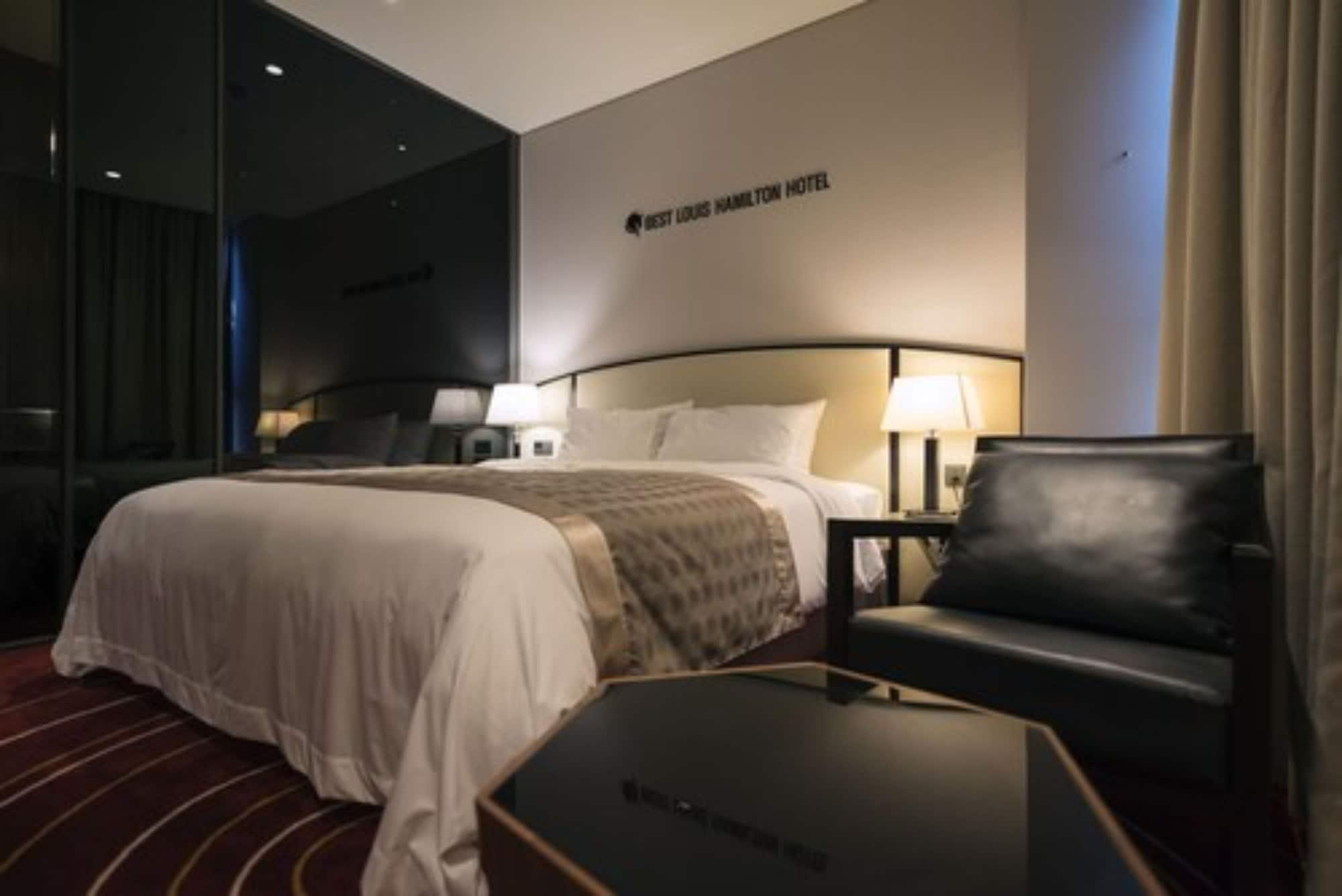 Best Louis Hamilton Hotel Чханвон Экстерьер фото