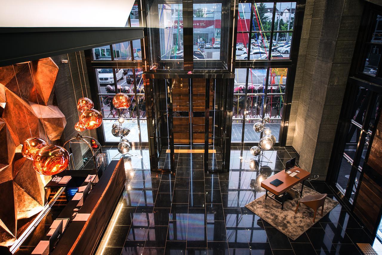 Best Louis Hamilton Hotel Чханвон Экстерьер фото
