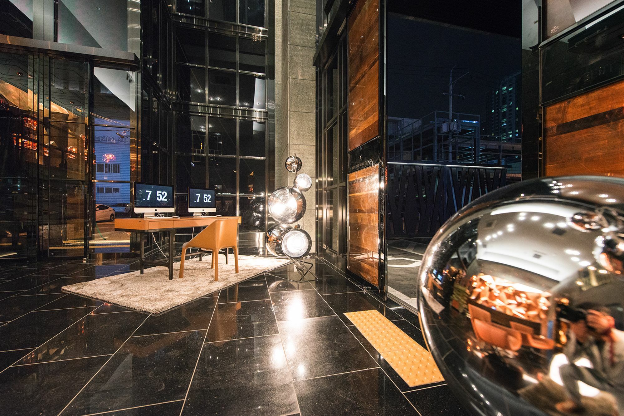 Best Louis Hamilton Hotel Чханвон Экстерьер фото