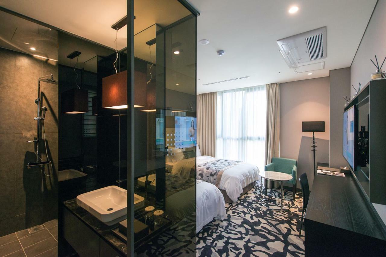 Best Louis Hamilton Hotel Чханвон Экстерьер фото
